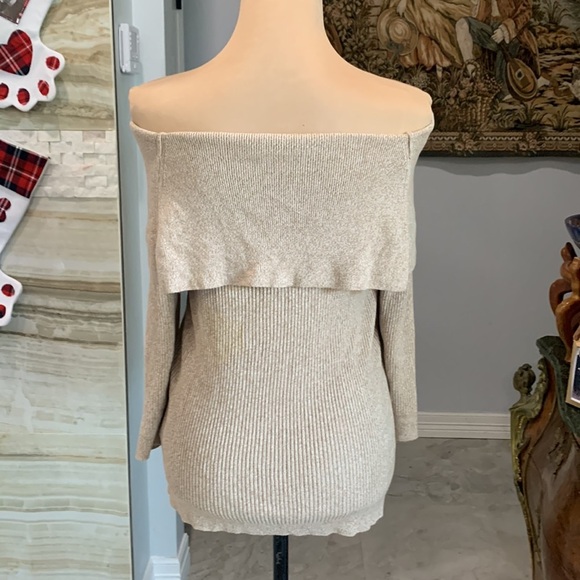 New York & Co. 7th Avenue Tan Off Shoulder Wide Layered Ribbed Sweater Size M - Picture 4 of 7